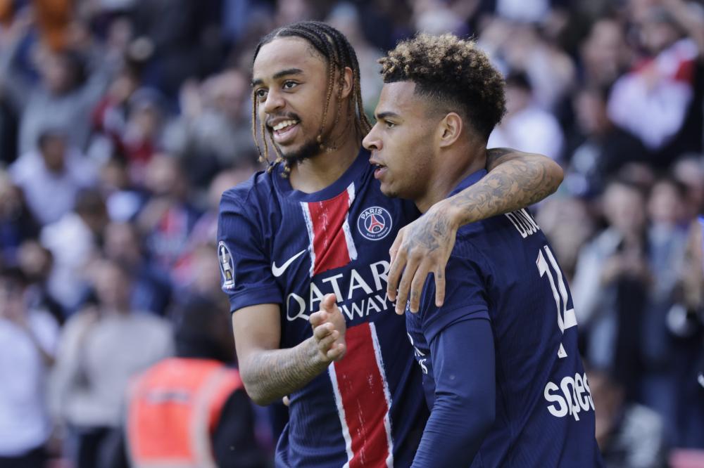 曼联此刻需 曼联此刻需